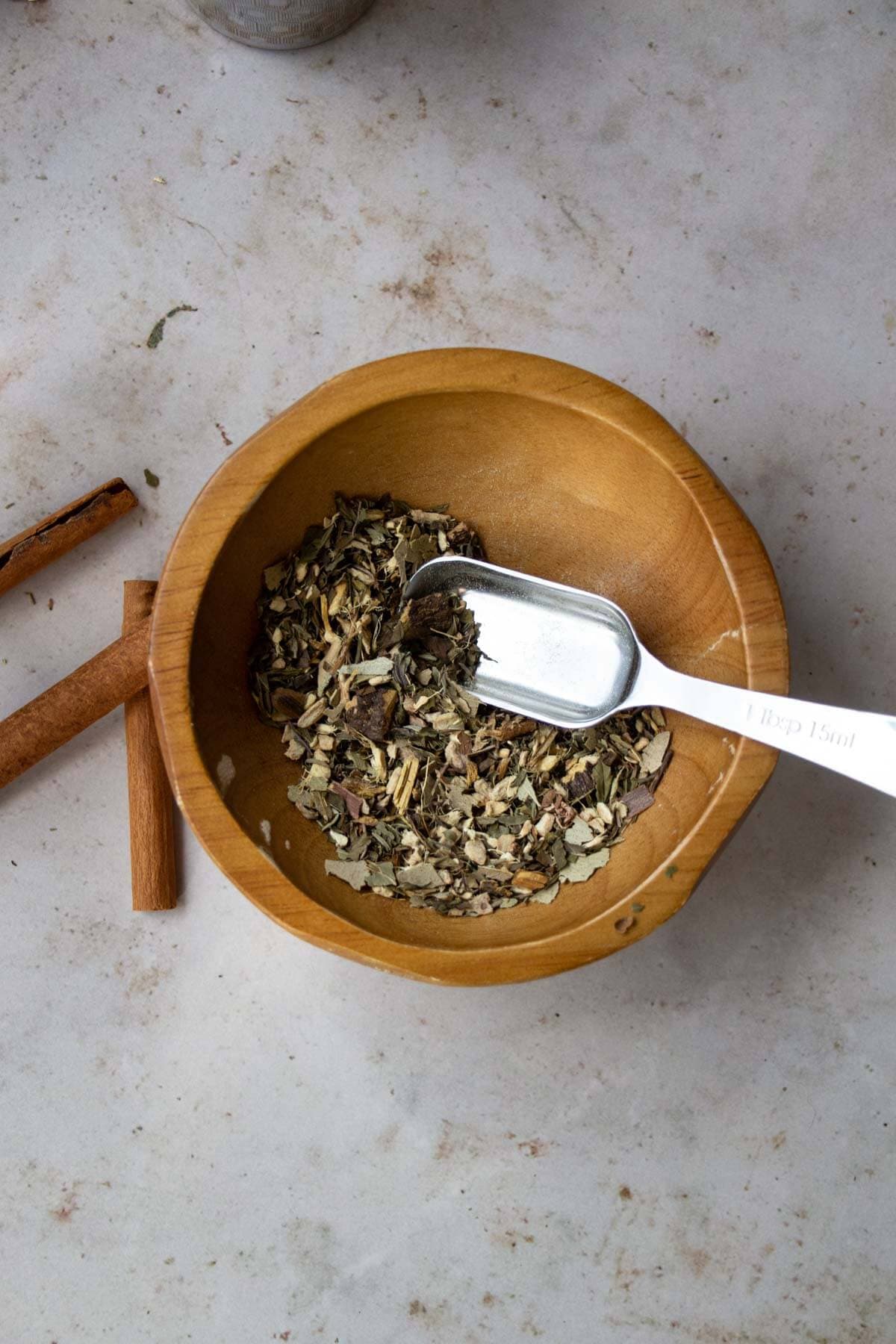 DIY Herbal Natural Decongestant Tea Recipe - The Homestead Challenge