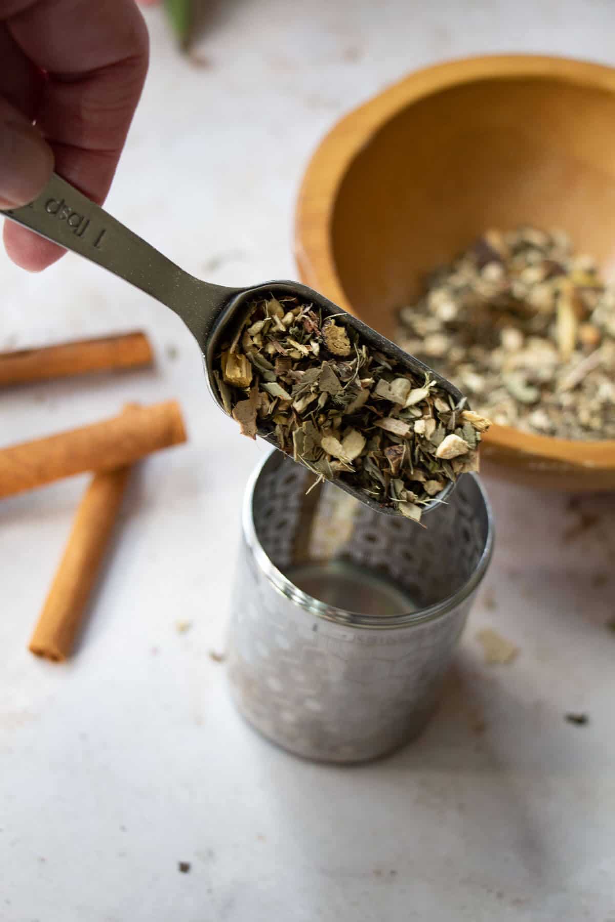 DIY Herbal Natural Decongestant Tea Recipe - The Homestead Challenge