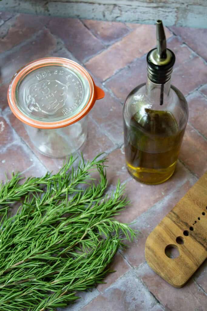 Rosemary oil ingredients