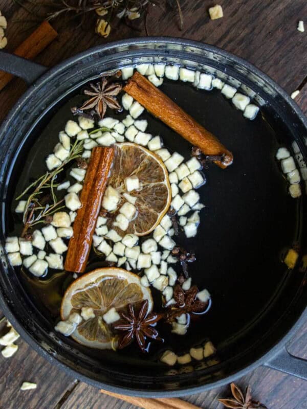 Easy Fall Simmer Pot Recipe with Apples and Cinnamon